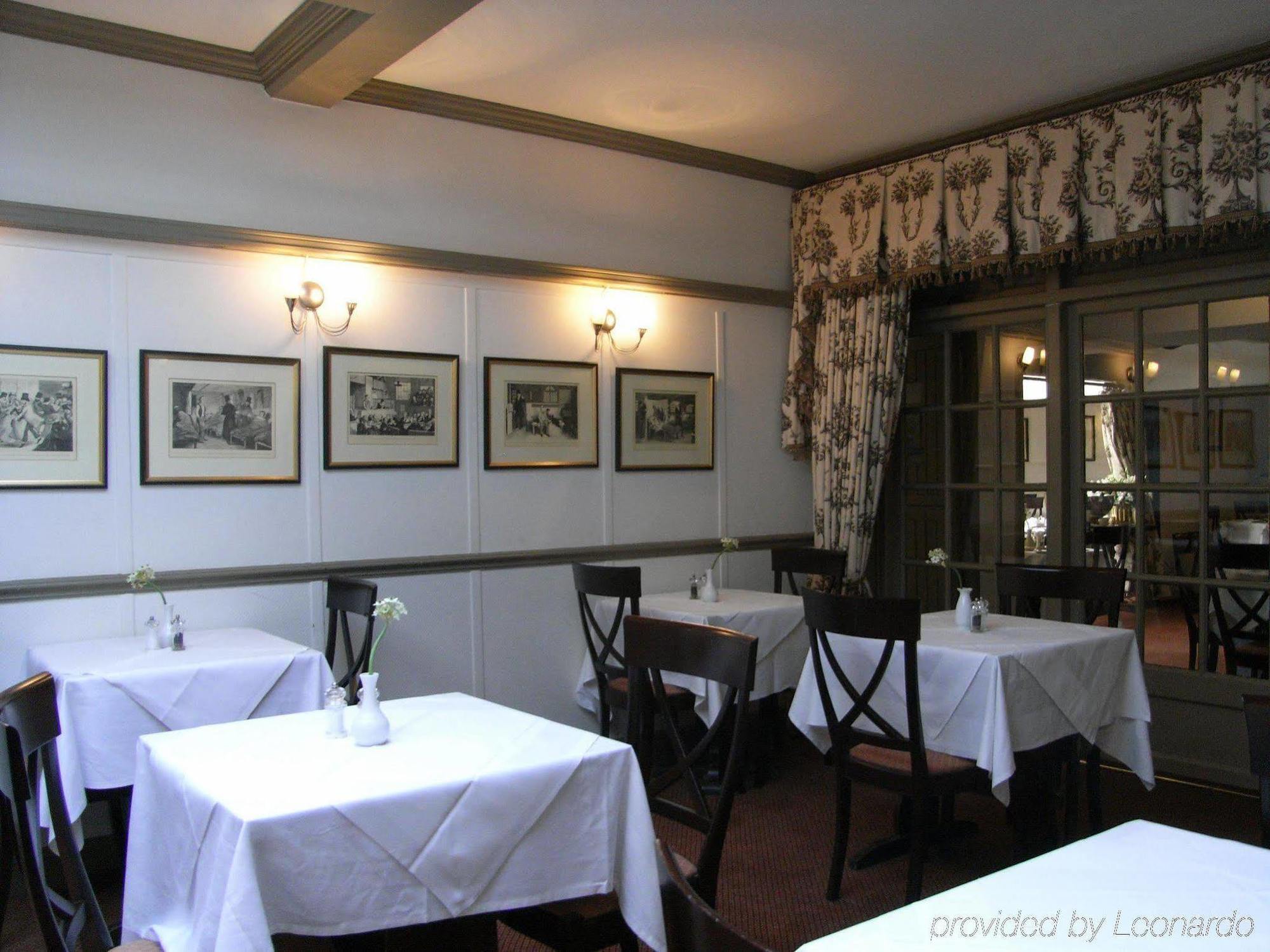 Hotel The Running Horses Mickleham Restaurace fotografie